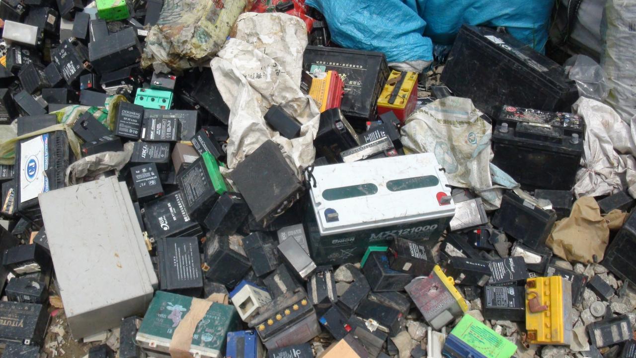 Here's how you can dispose of your old electronic devices for recycling ... How To Safely Dispose Of Old Electronic Devices