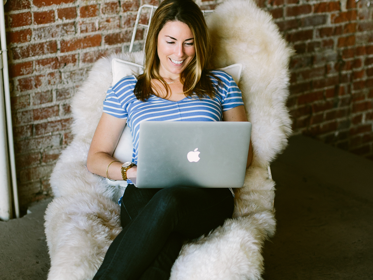 A Career Expert's Best Tips for Dressing Professionally | Who What Wear How To Dress For Success In A Professional Environment