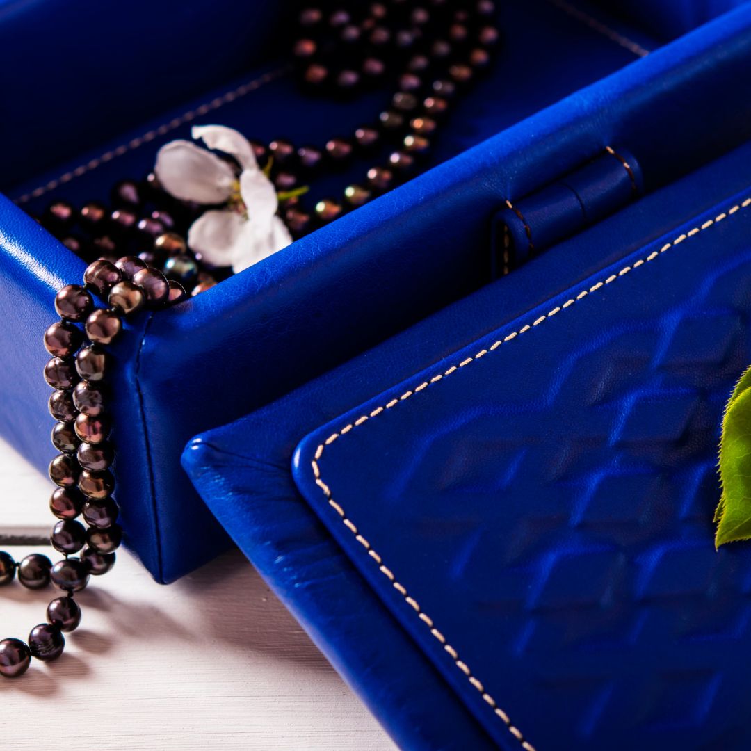 How to Keep Necklaces From Tangling | blingadvisor.com How To Store Jewelry To Prevent Damage And Tangling