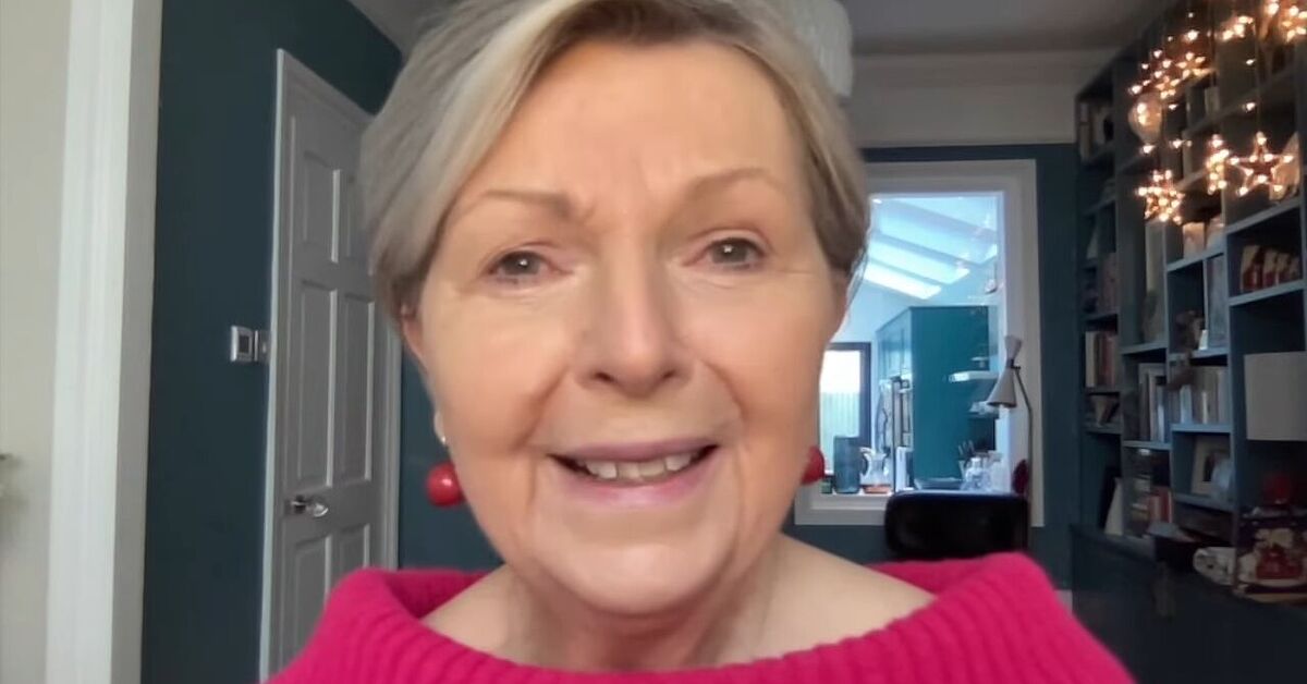 What Are The Best Practices For Applying Makeup On Mature Skin