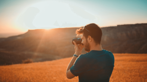 Beginner’s Guide to Natural Light Photography - PRIMEREVIEW.TECH How To Use Natural Light For Photography